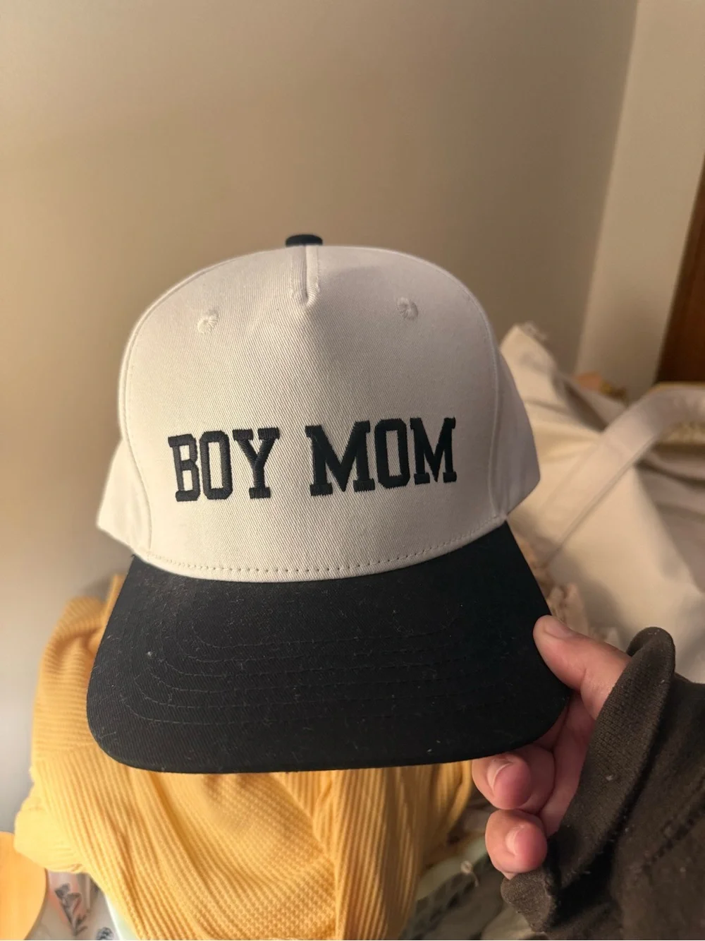 BOY MOM Two-Tone women’s Baseball Cap - White & Black